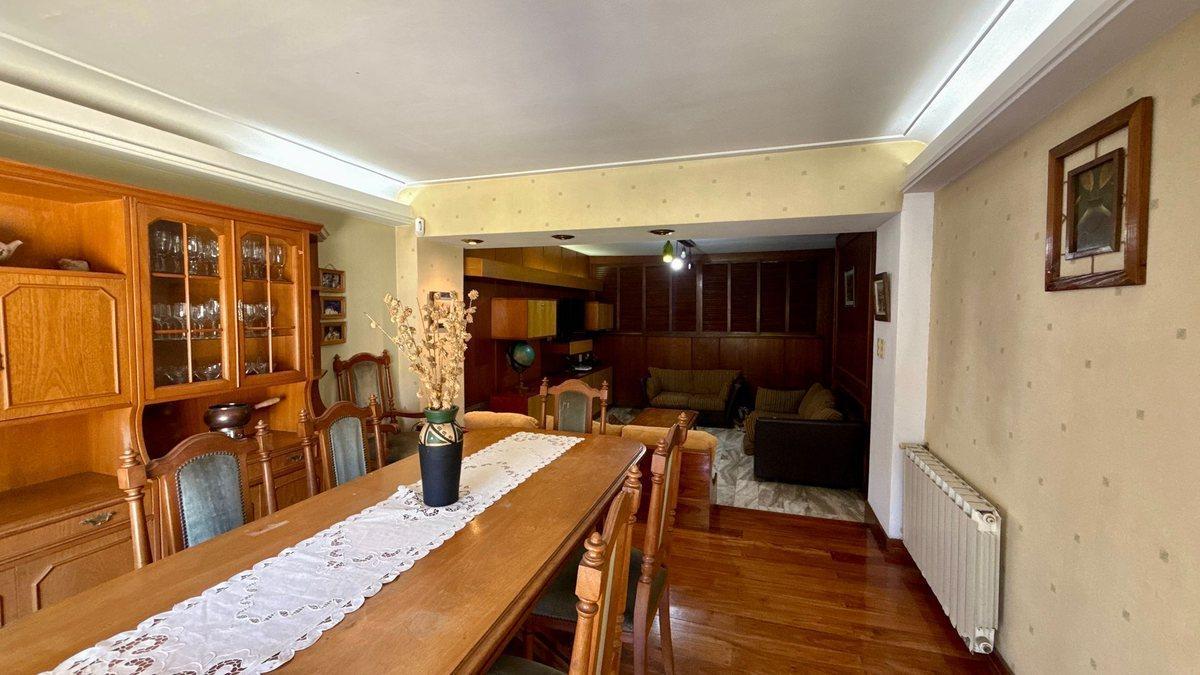 Foto de VENTA CASA 5 AMB PILETA JARDÍN Y CASA DE HUÉSPEDES, imagen 5