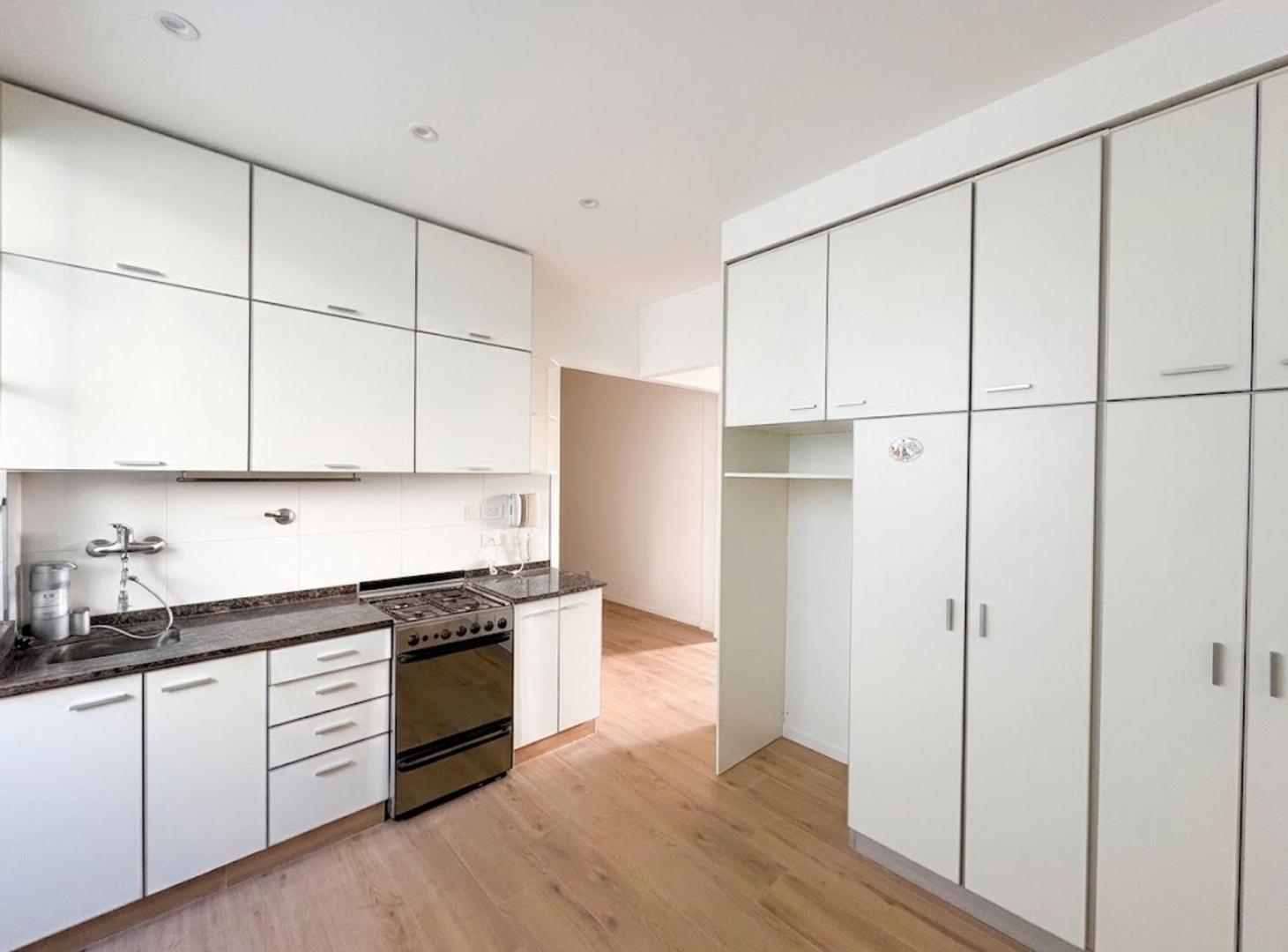 Foto de VENTA DEPARTAMENTO TRES AMBIENTES REFACCIONADO, imagen 2