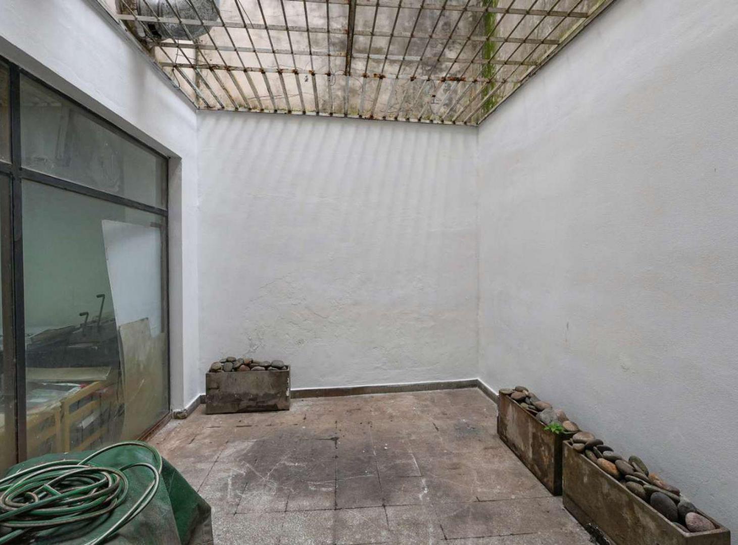 Foto de Oficina en Venta en Villa Crespo PB + 2 pisos, imagen 4