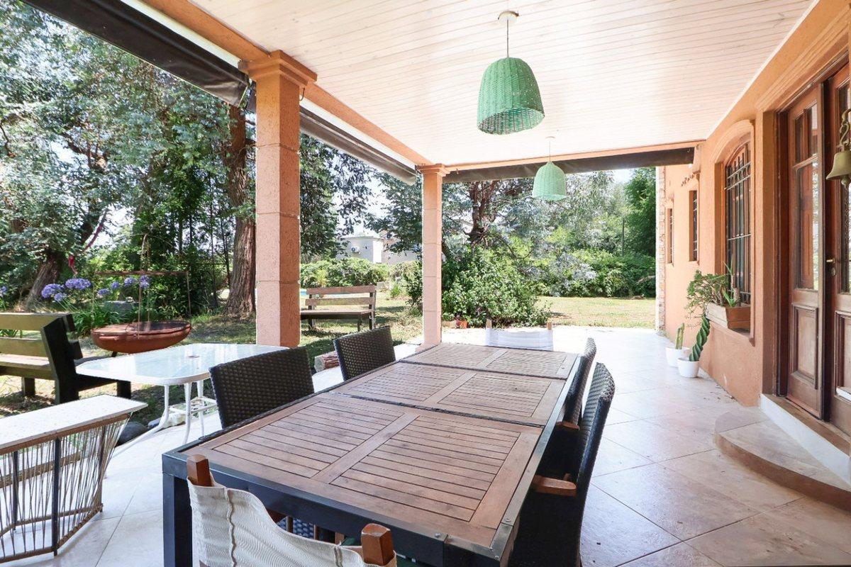 Foto de BARRIO EL CAZADOR VENTA CASA 4 AMB PILETA2 LOTES, imagen 2