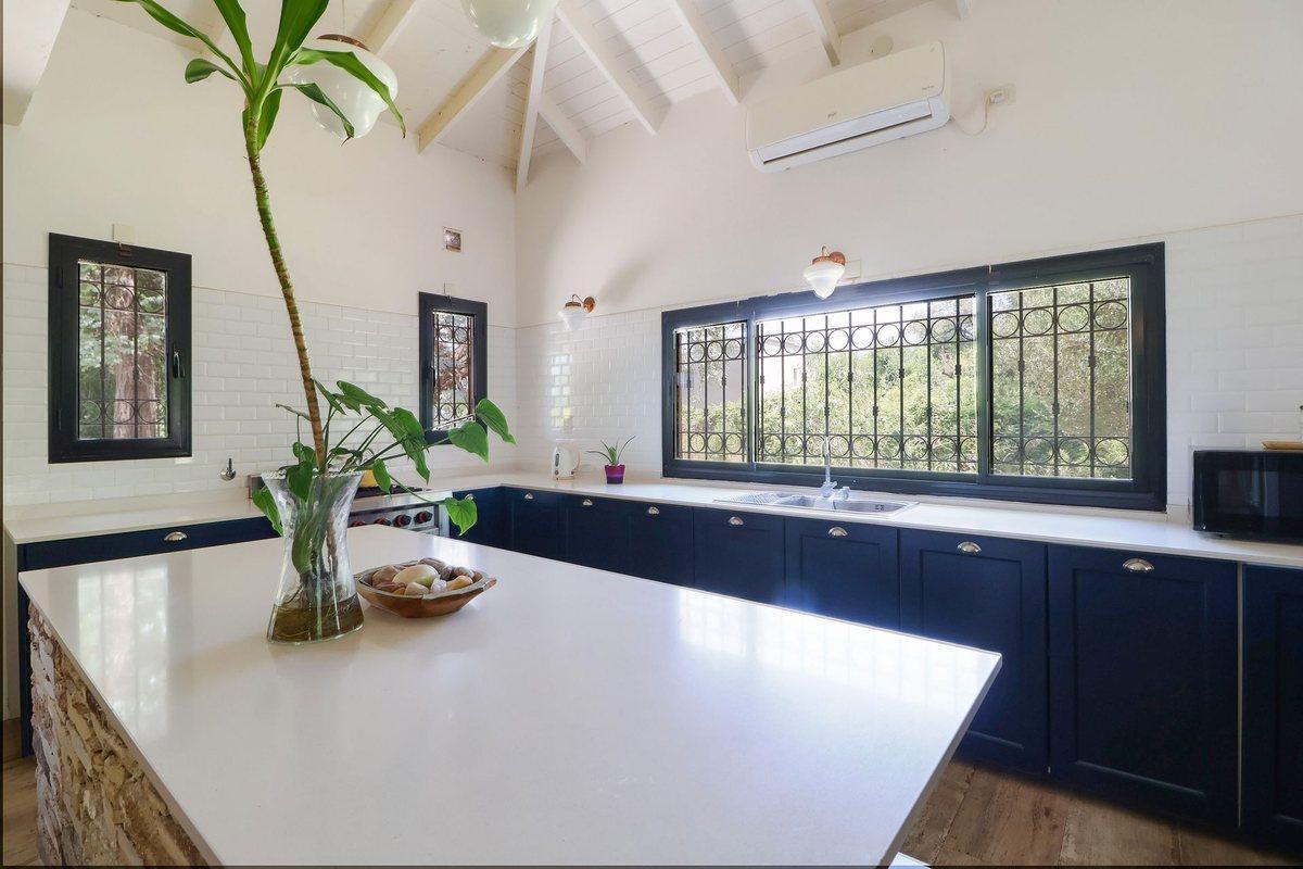 Foto de BARRIO EL CAZADOR VENTA CASA 4 AMB PILETA2 LOTES, imagen 4