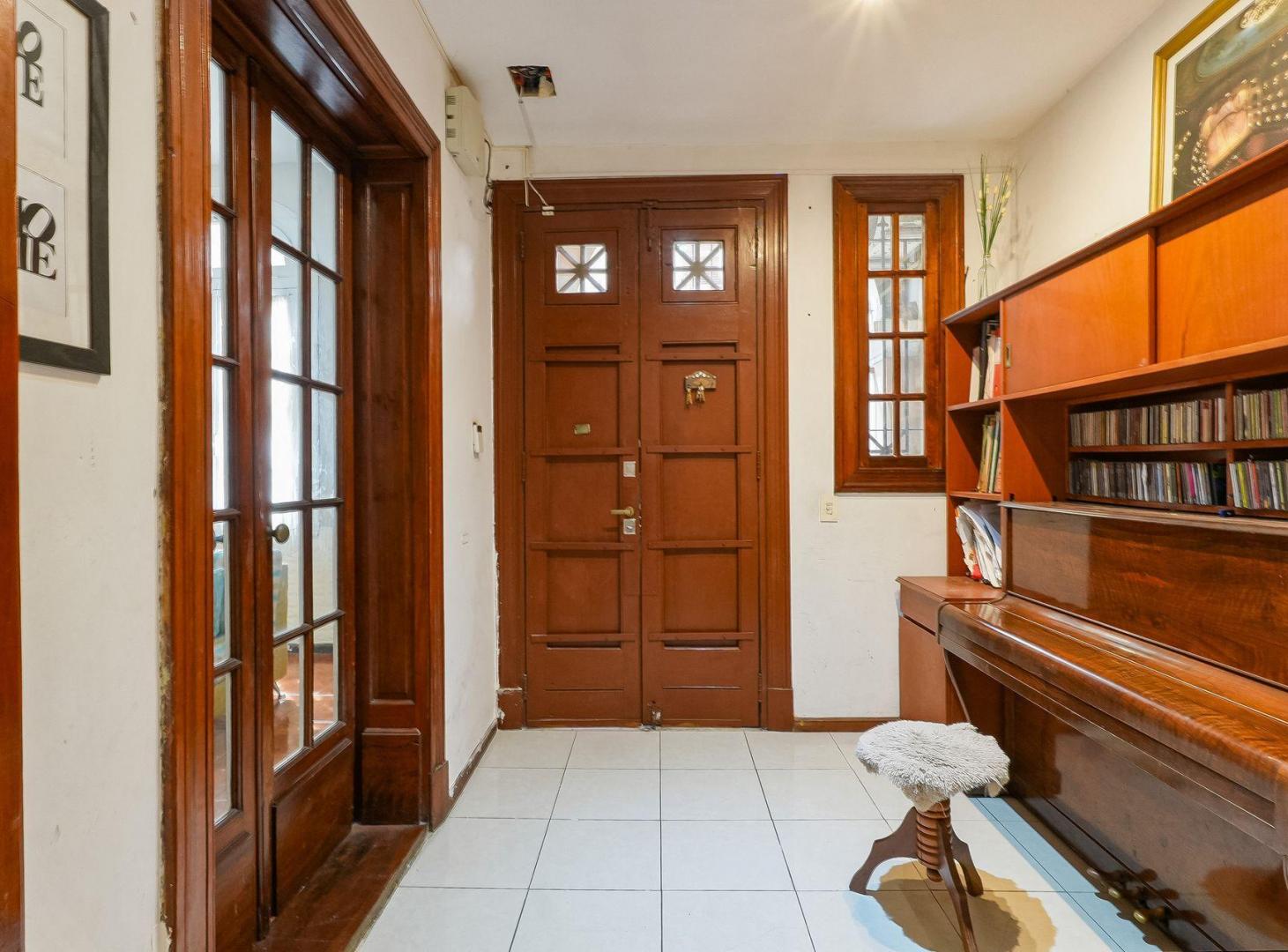 Foto de VENTA CASA COLEGIALES 6 AMBIENTES COCHERA QUINCHO, imagen 3