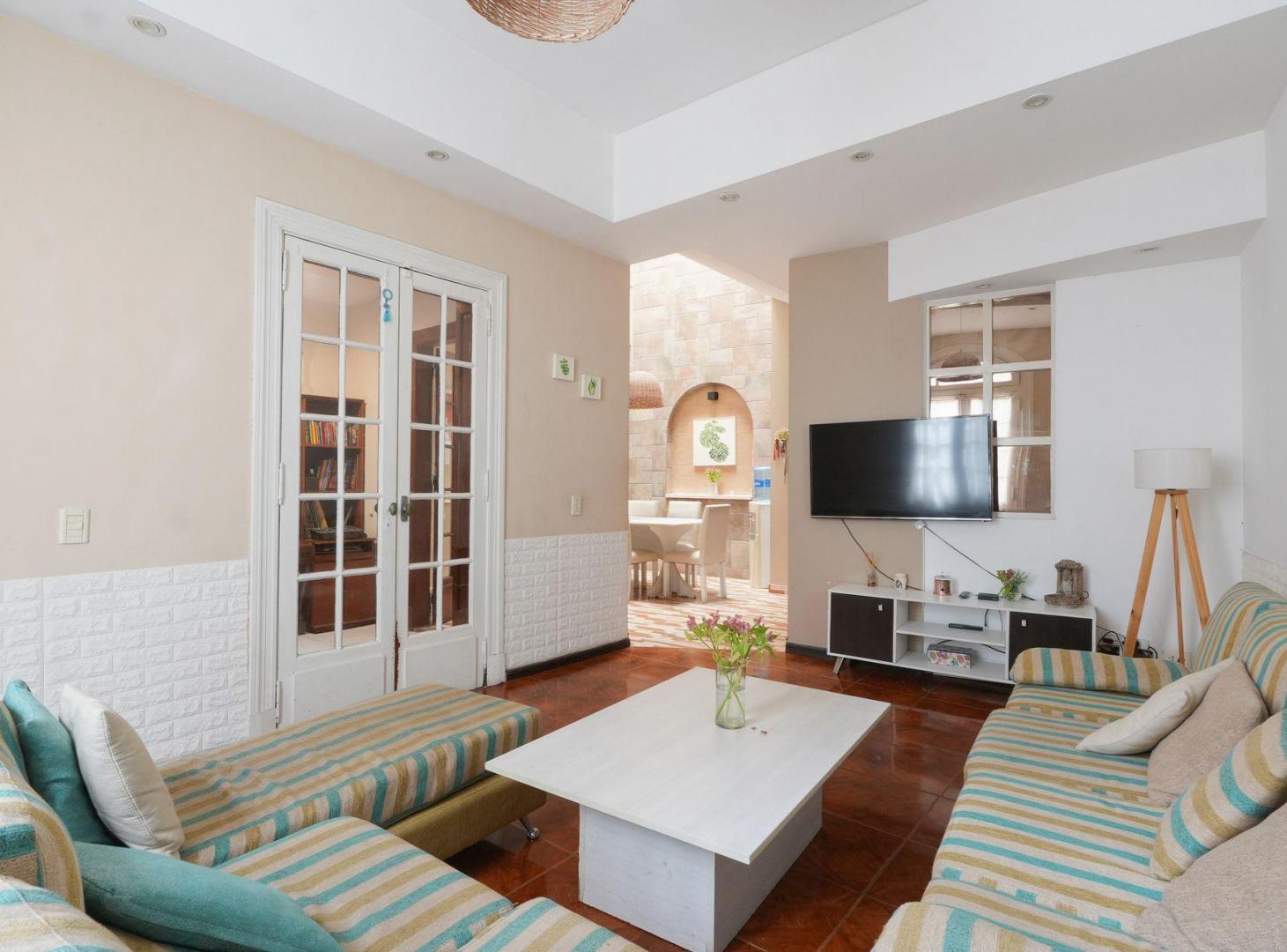 Foto de VENTA CASA COLEGIALES 6 AMBIENTES COCHERA QUINCHO, imagen 5