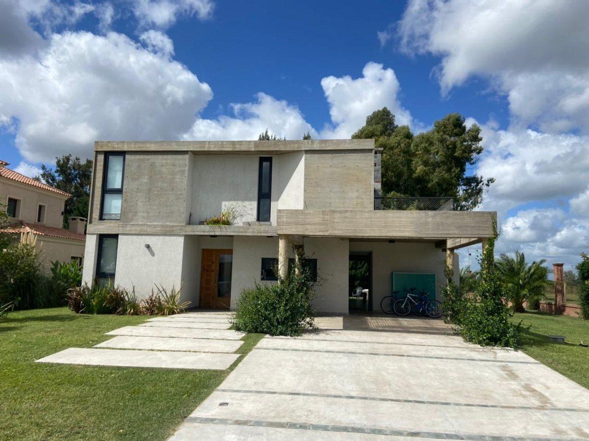 Foto de Casa Alquiler Barrio Privado Tristán Suarez, imagen 1