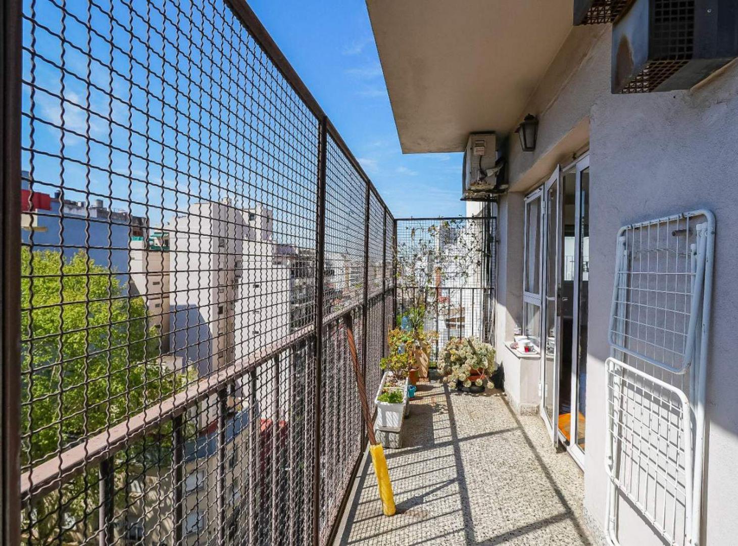 Foto de DEPARTAMENTO TRES AMBIENTES VENTA ALMAGRO BALCON, imagen 1