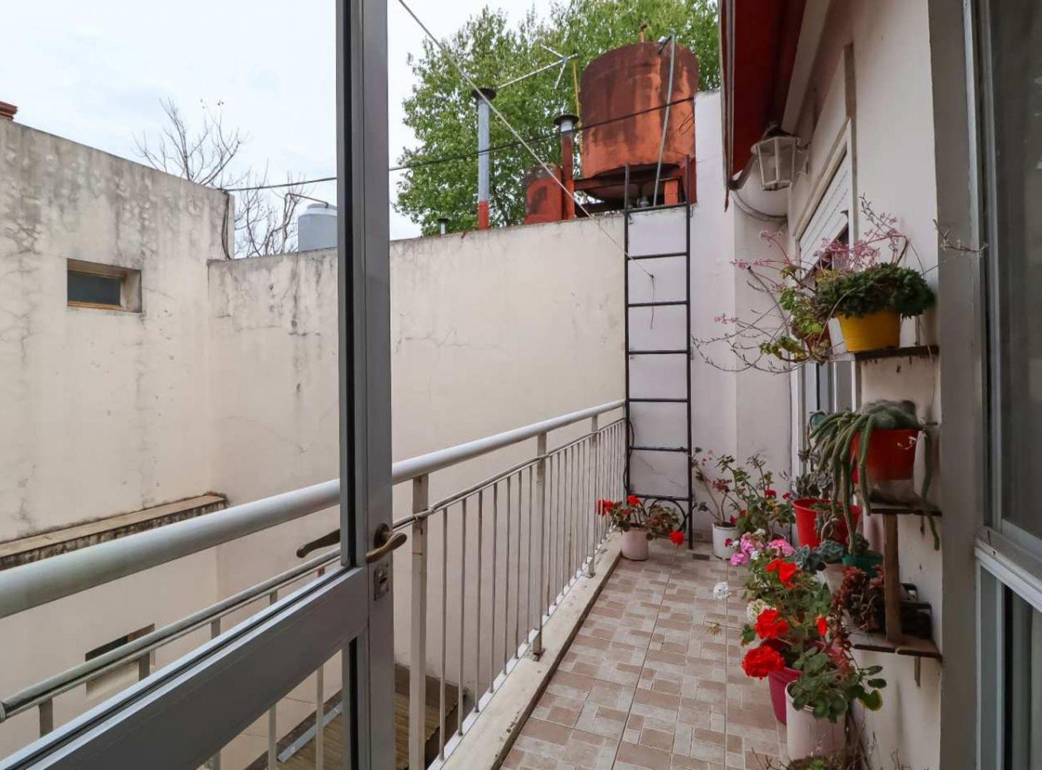 Foto de VENTA PH 2 AMBIENTES CON BALCON APTO OFICINA, imagen 3