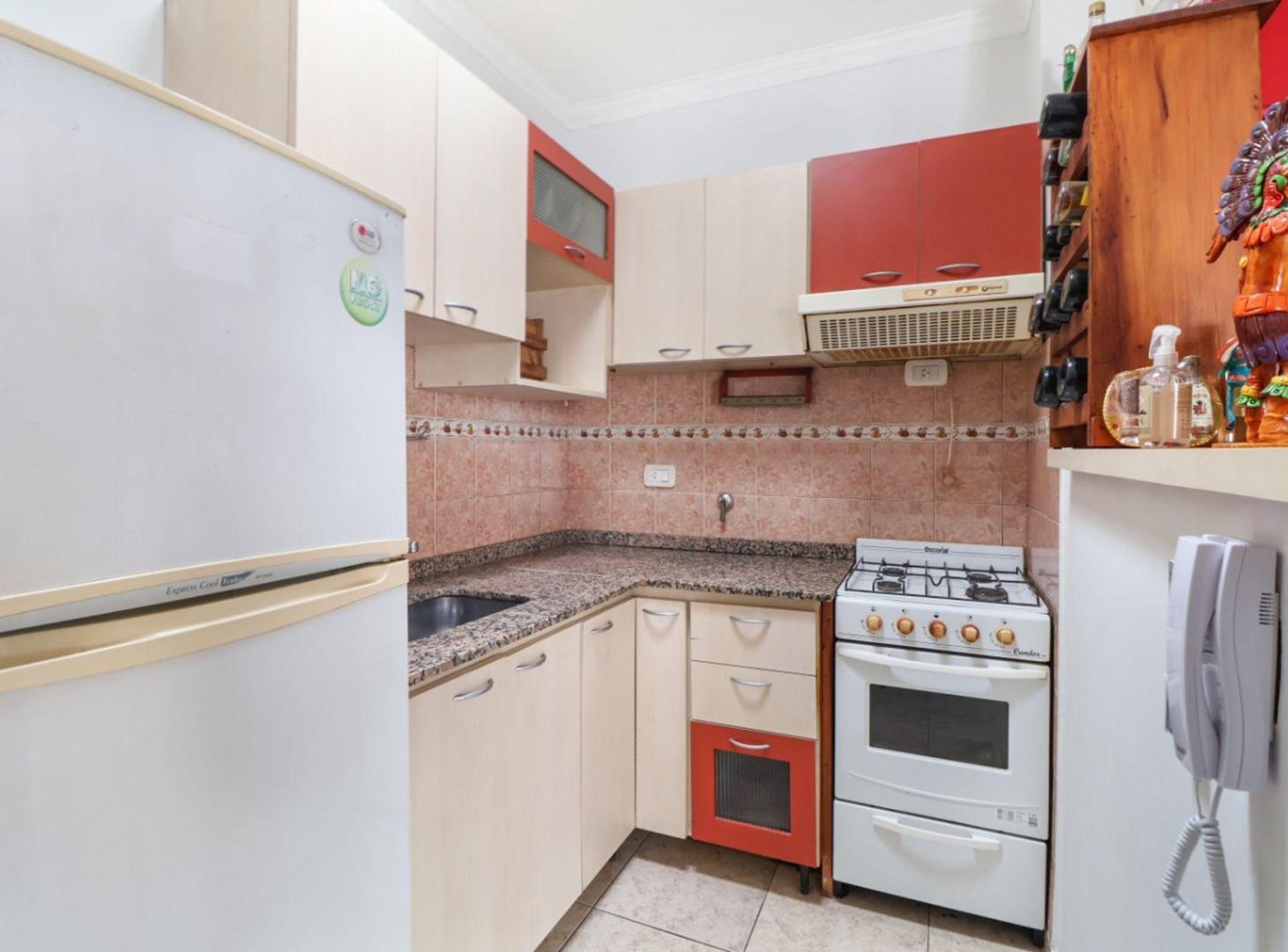 Foto de VENTA PH 2 AMBIENTES CON BALCON APTO OFICINA, imagen 4