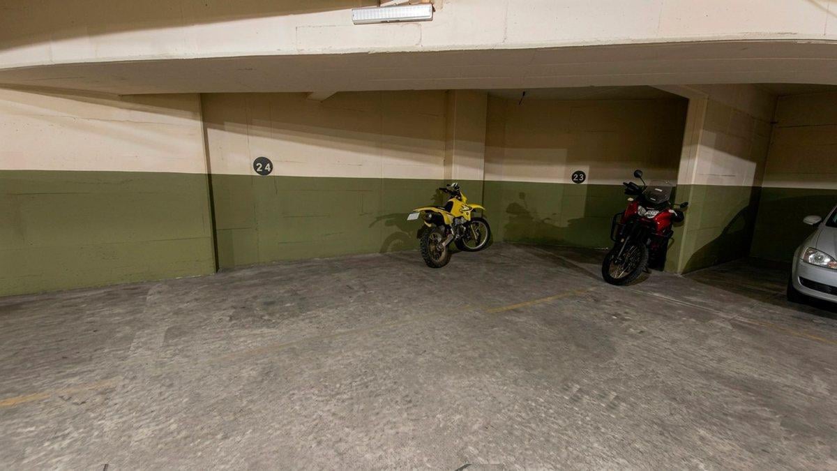 Foto de Venta Pack Cocheras Fija Cubiertas 10 m² - Abasto, imagen 5