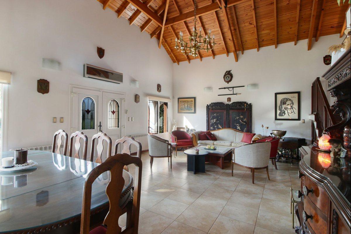Foto de Casa Venta 5 Ambientes Cardenal Del Monte 2 Lotes, imagen 1