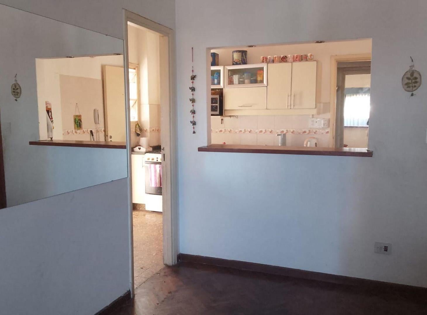 Foto de VENTA PH 3 AMBIENTES MONTE CASTRO 2DO POR ESCALERA, imagen 4