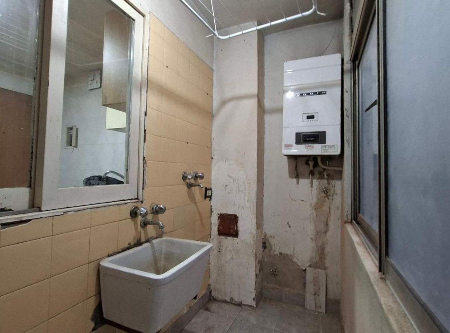 Foto de VENTA DEPARTAMENTO 4 AMB BELGRANO C/DEPENDENCIA, imagen 5