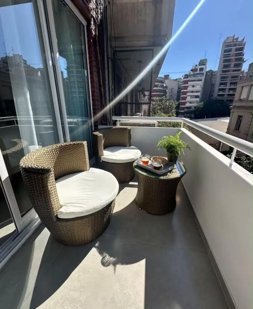 IMPECABLE MONOAMBIENTE AL FRENTE 2