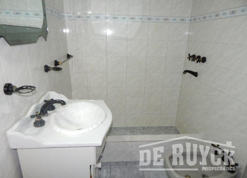 Departamento Tipo Casa en Venta en Quilmes Oeste 1