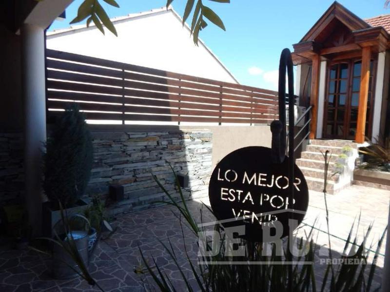 Foto de Chalet en Venta en Quilmes Oeste, imagen 2