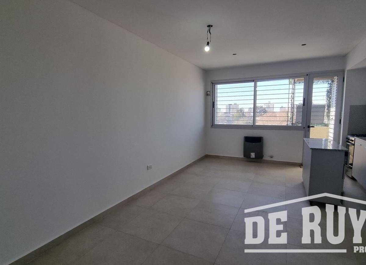 Departamento a Pasos del Centro de Berazategui 1