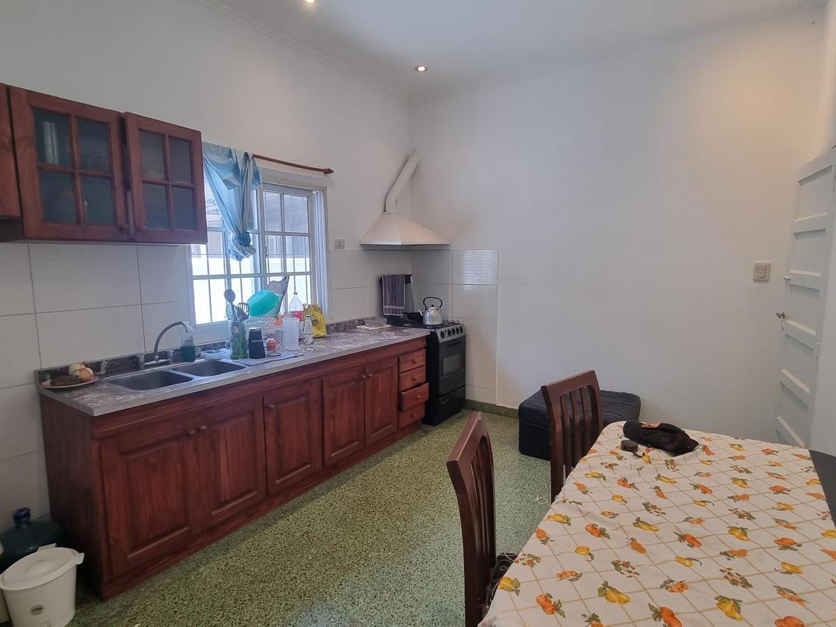 Casa Modernizada en Quilmes Este 1