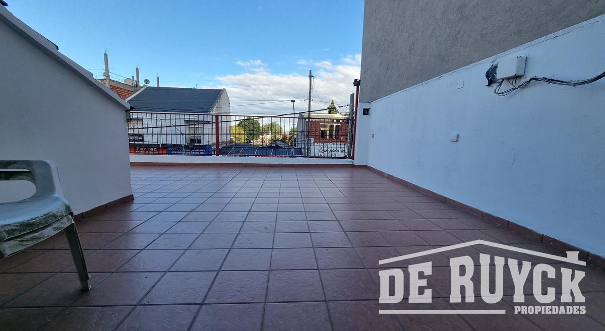 Block Comercial en Cruce Varela 2