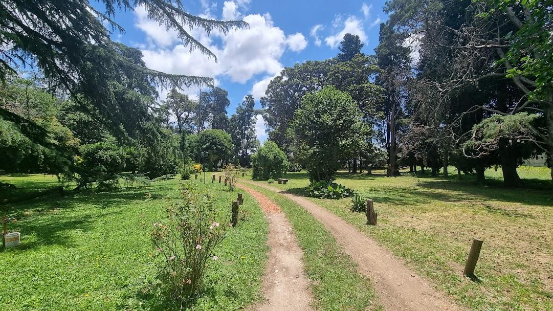 Fracción de 8800 m Sobre Av Hipolito Yrigoyen, Zona Cruce Varela 3