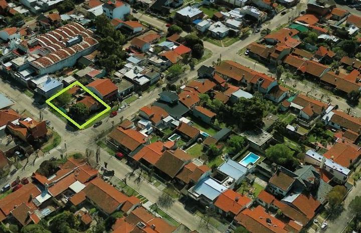 Chalet sobre 2 lotes a modernizar 5