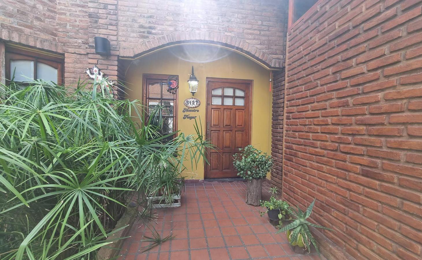 Foto de Chalet de 4 dormitorios en Barrio Parque Calchaqui, imagen 3