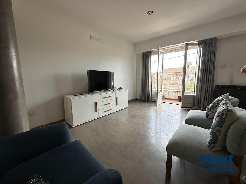 Departamento 2 o 3 ambientes en Bernal, con terraza y patio