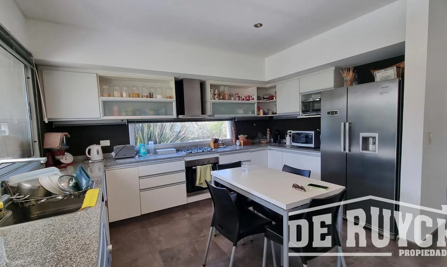 Casa 4 ambientes desarrollada en planta baja. Altos de Hudson II 4