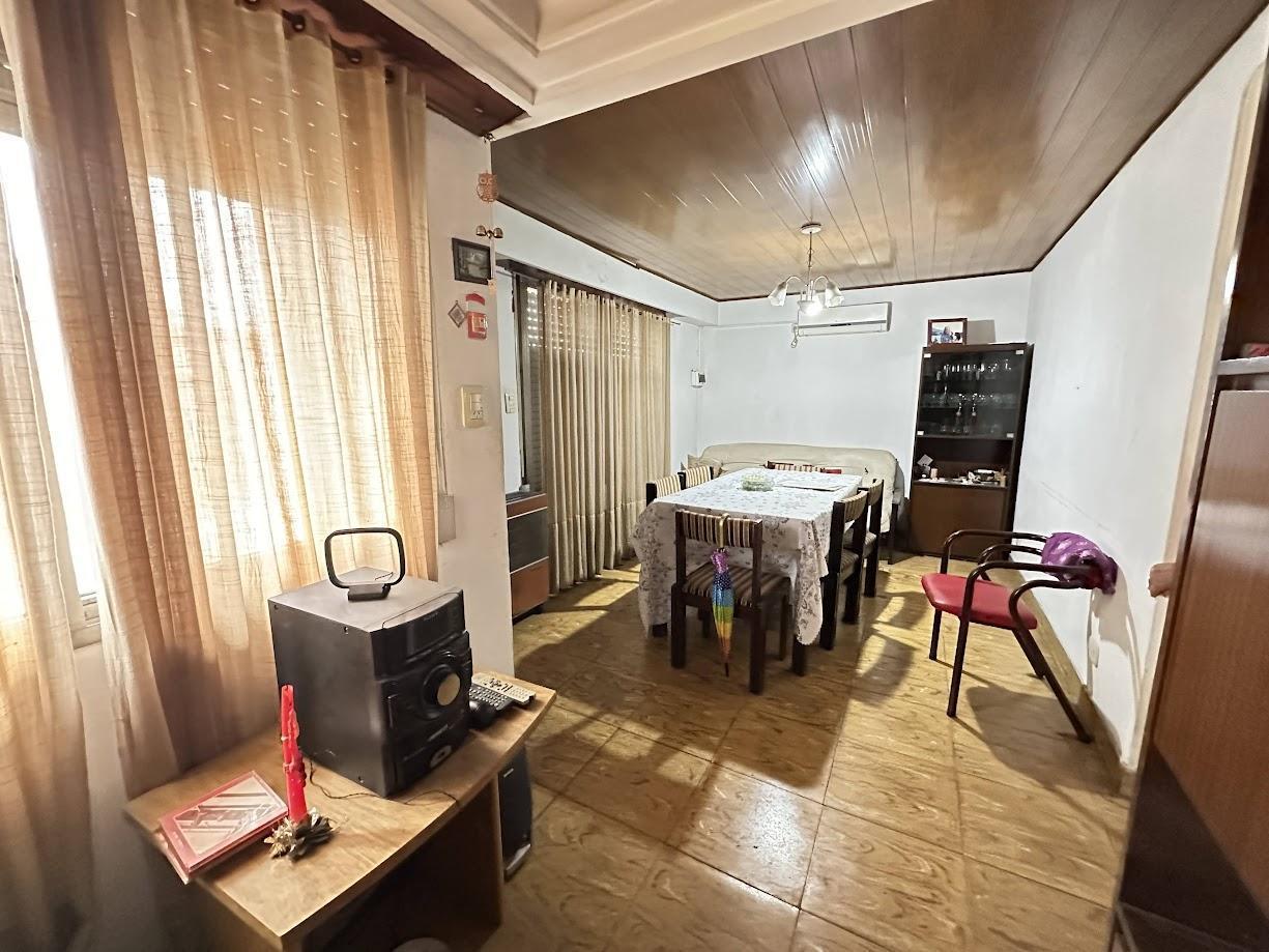 Foto de Casa para 2 familias o inversor, Barrio Parque Calchaquí, imagen 3