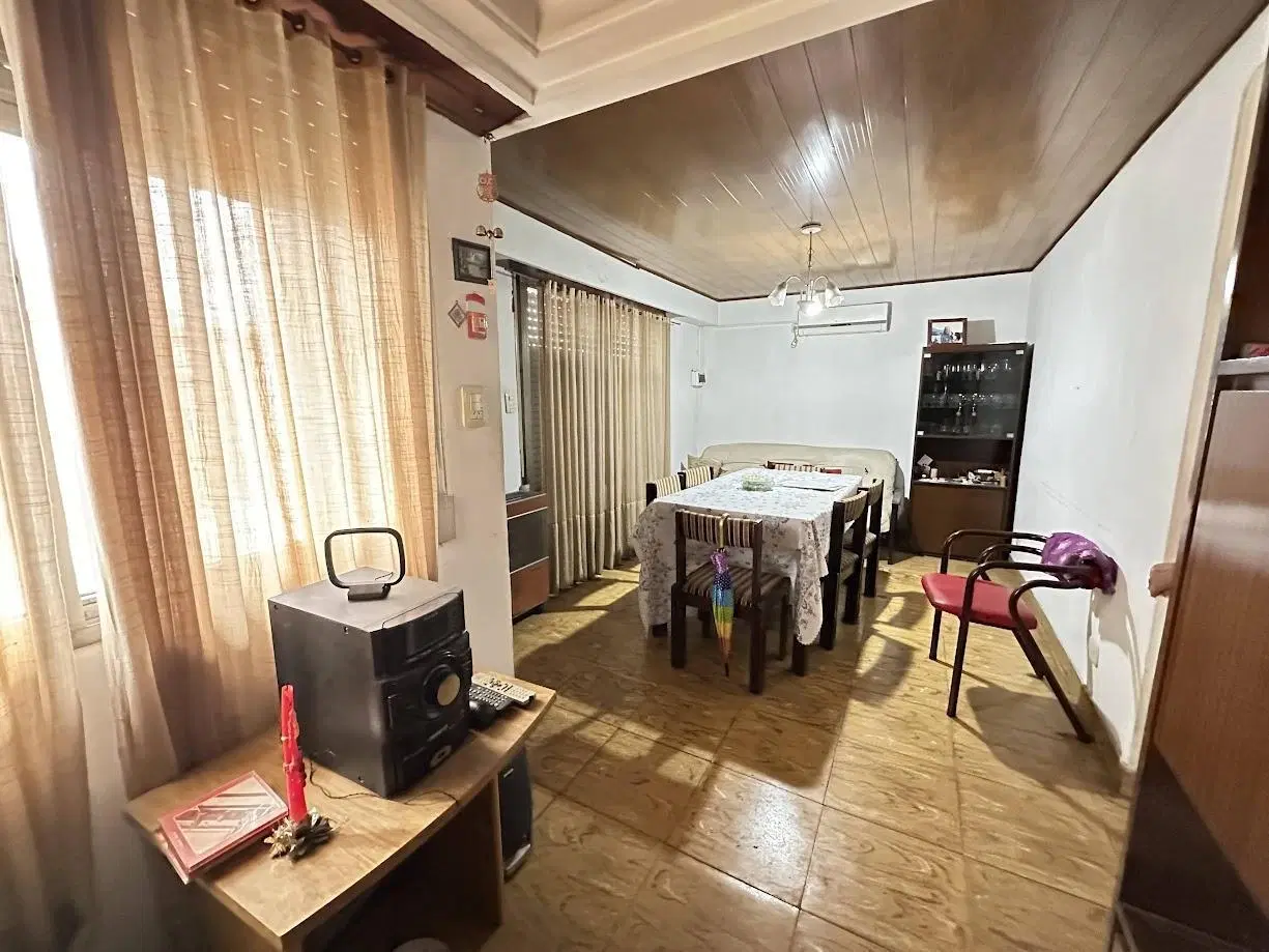 Casa para 2 familias o inversor, Barrio Parque Calchaquí 3
