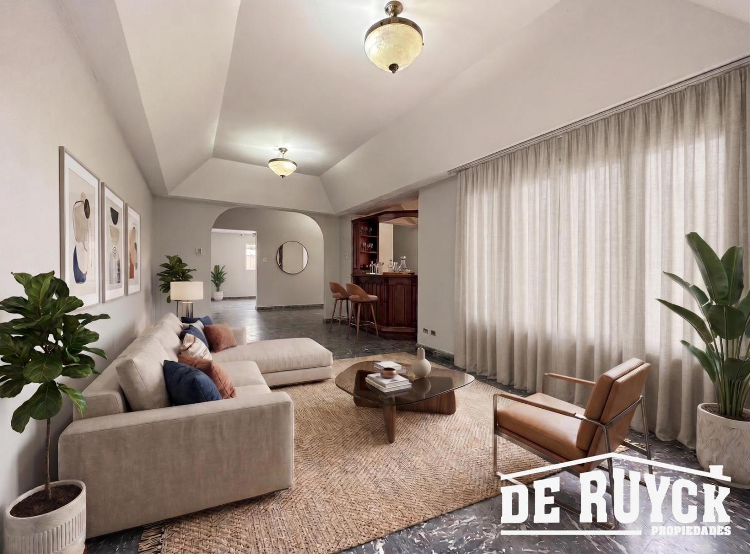 Foto de Chalet en Barrio Los Cooperarios, 4 ambientes con quincho, imagen 2