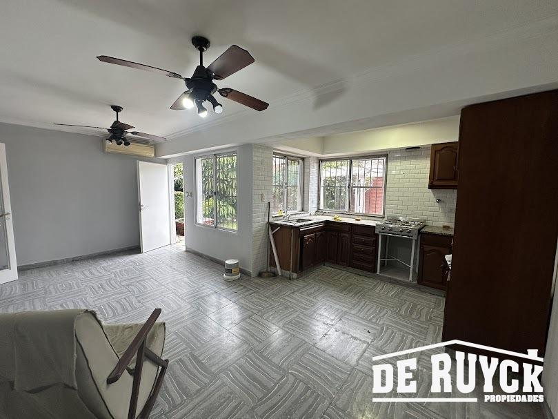 Foto de Chalet en Barrio Los Cooperarios, 4 ambientes con quincho, imagen 3