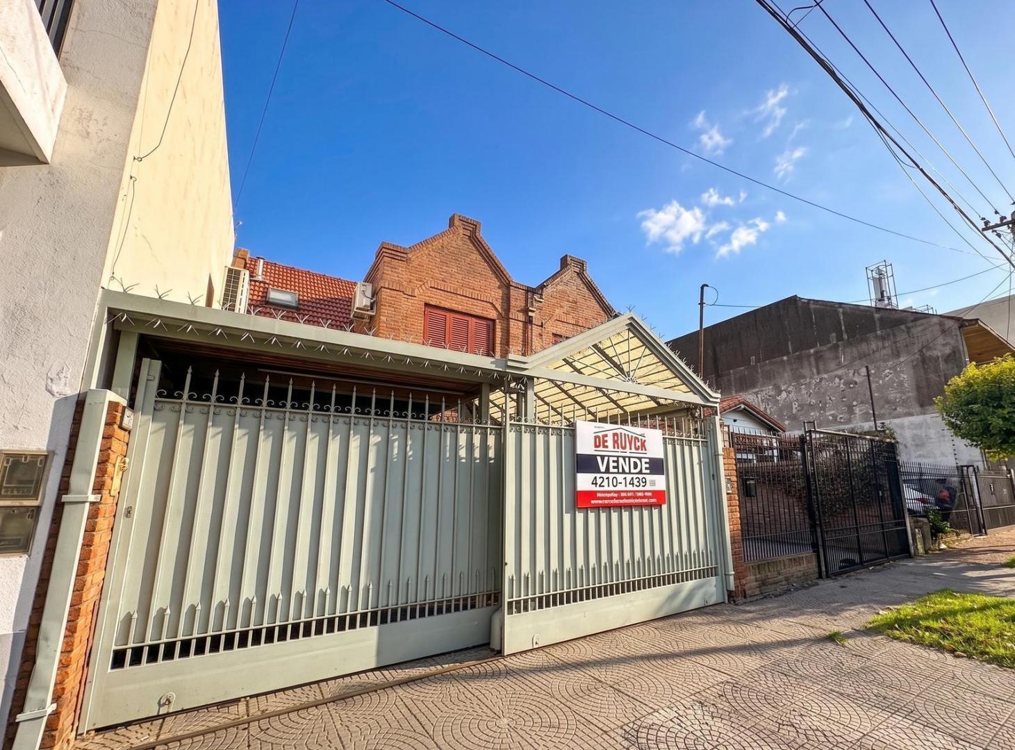 Duplex 4 ambientes con pileta en Bernal