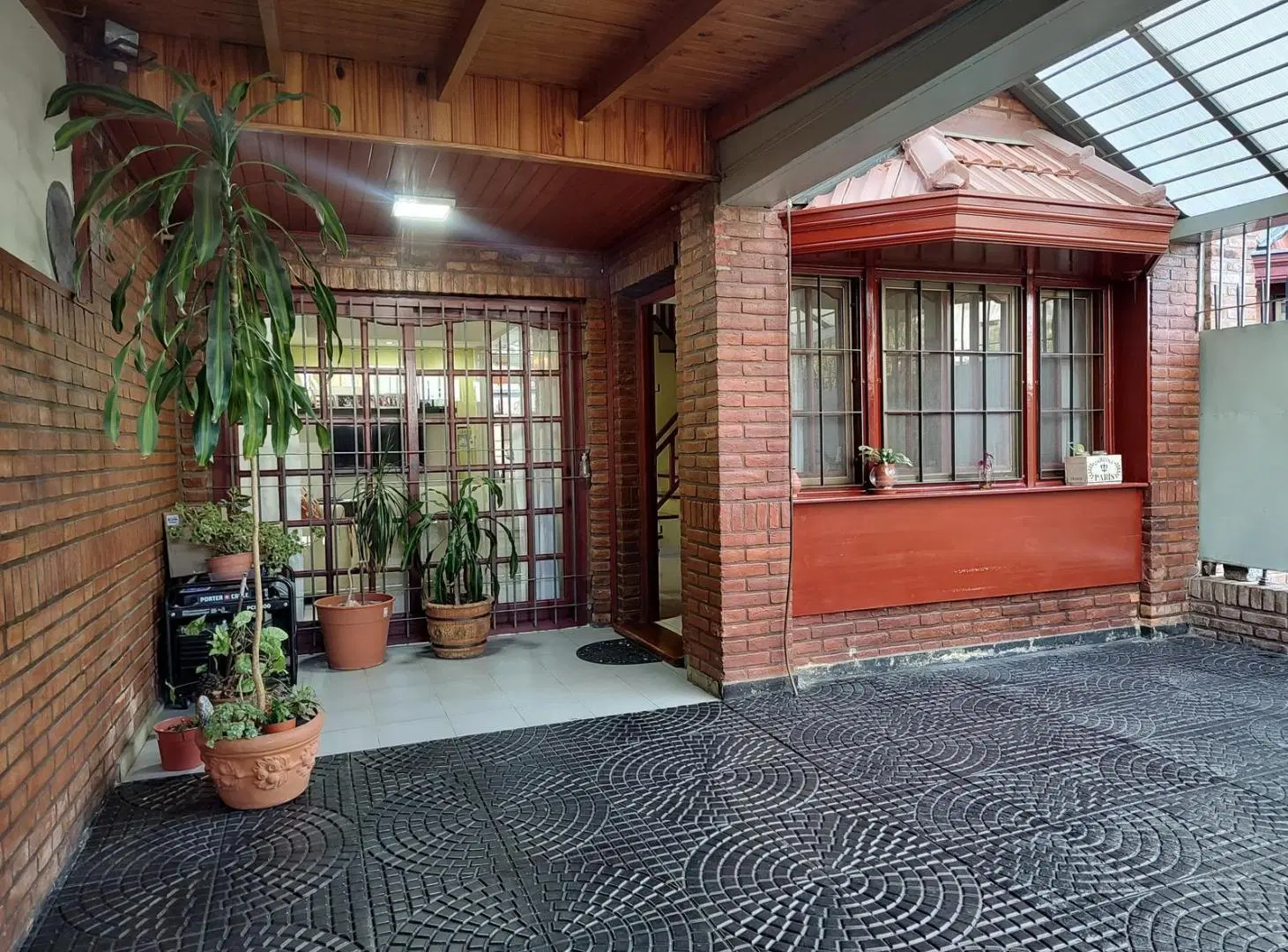 Duplex 4 ambientes con pileta en Bernal 2