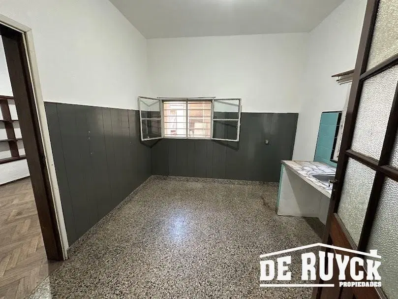 PH 2 ambientes en Gerli, próximo a Av. Crisologo Larralde 4