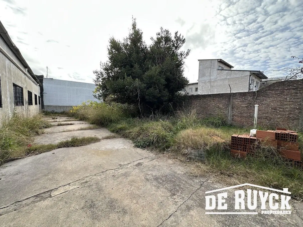 Terreno ideal galpón o depósito, a pasos de Camino Belgrano, Mosconi y Monteverde. 1