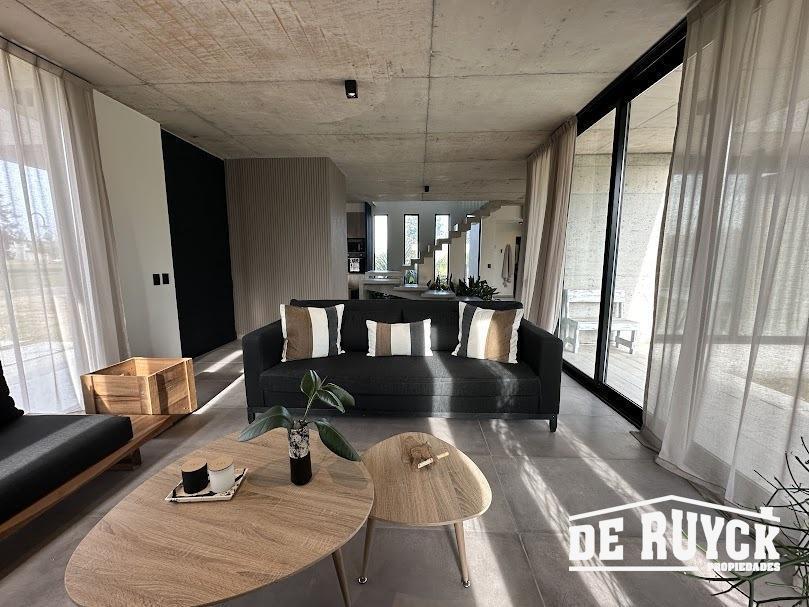 Foto de Casa 4 ambientes, moderna y amueblada en Area 60, imagen 1