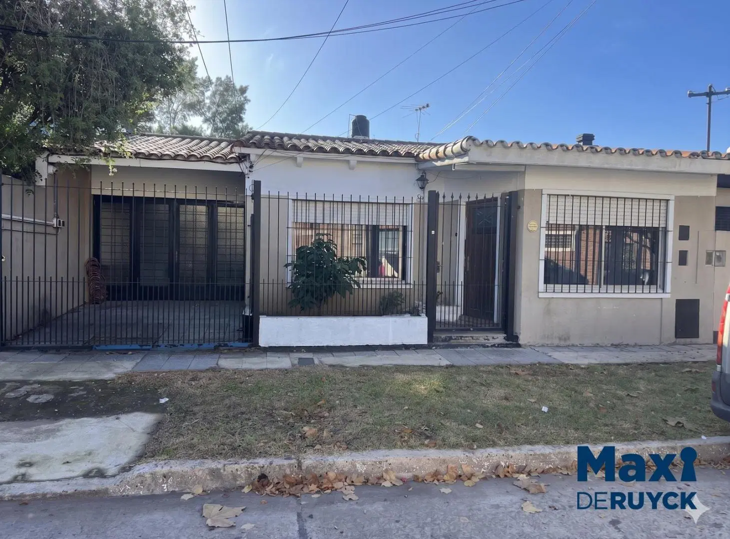 Casa tipo PH al frente, 3 ambientes a metros de Avenida Amoedo 3