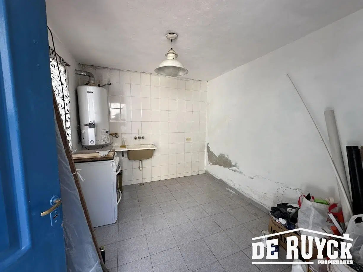 Chalet 3 ambientes, Proximo a Av. 12 de Octubre 5
