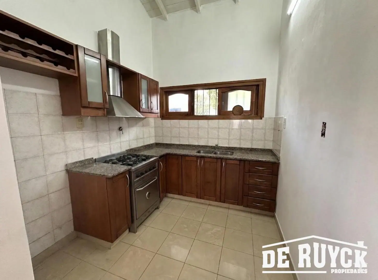 Chalet 3 ambientes, Proximo a Av. 12 de Octubre 2