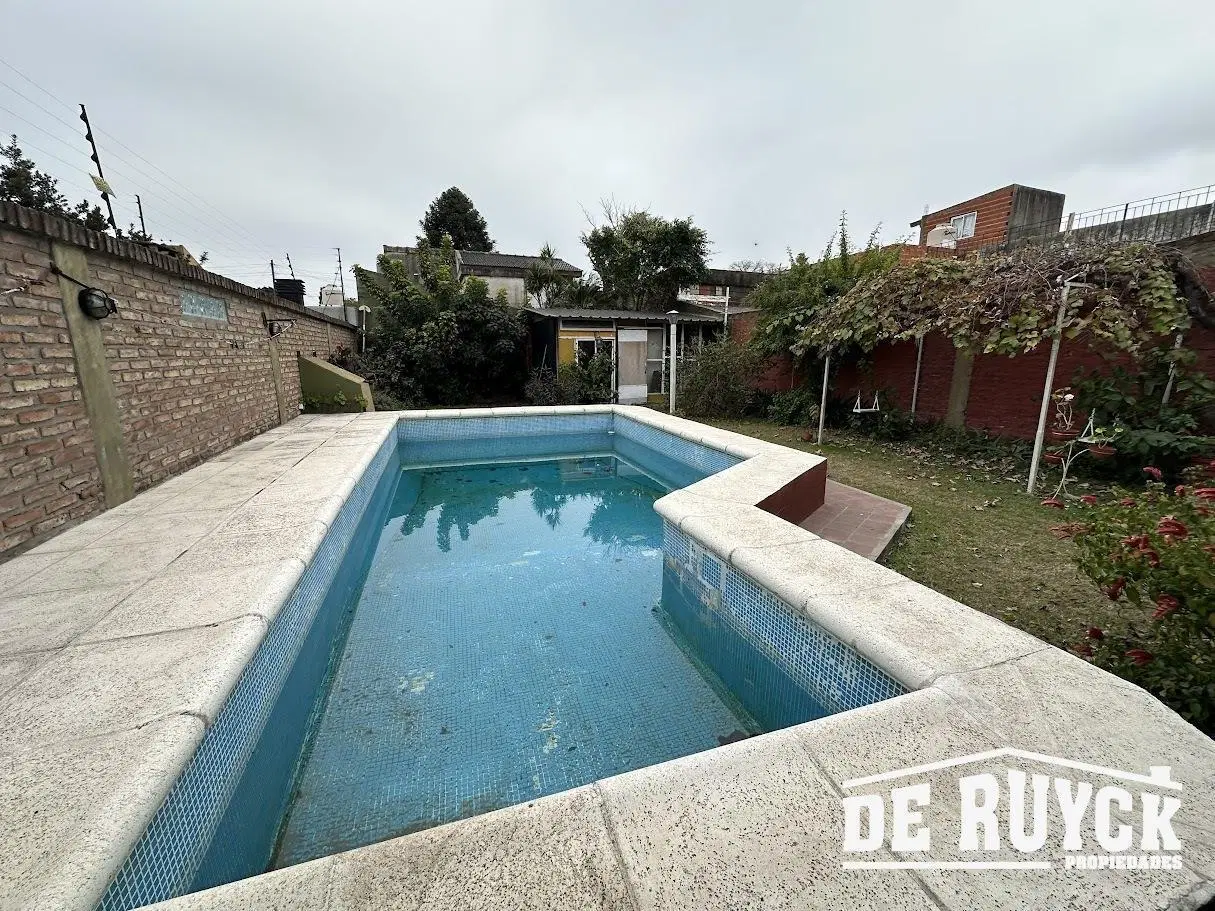 Casa 4 ambientes en Barrio Cooperarios, Quilmes 8