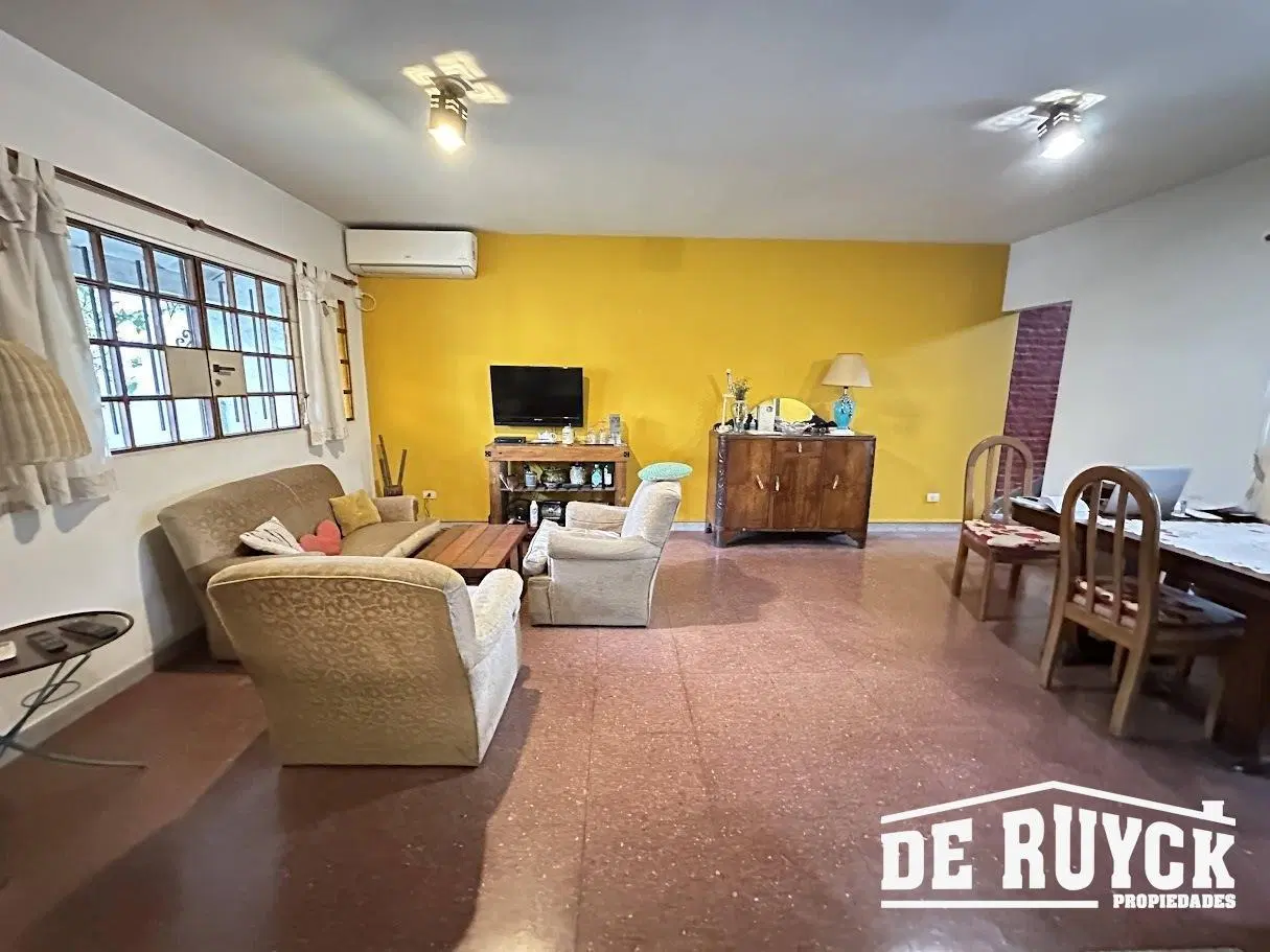 Casa 4 ambientes en Barrio Cooperarios, Quilmes 3