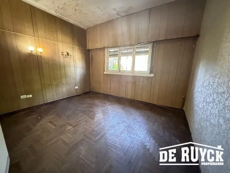 Chalet sobre 2 lotes a modernizar 5