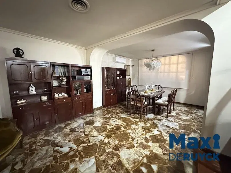 Casa con amplio verde, apta 2 familias 3
