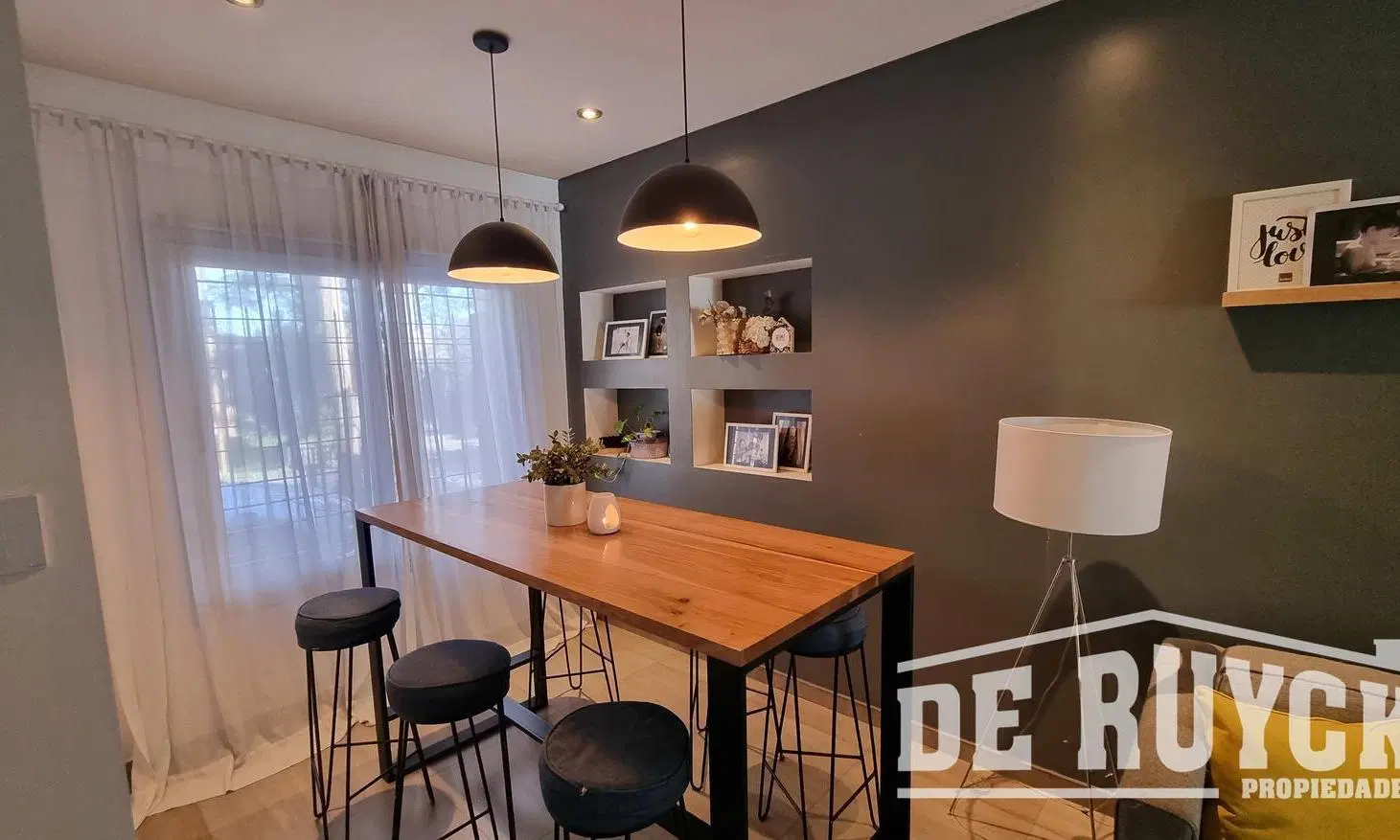 Casa en venta, moderna, Barrio Parque Calchaqui 3