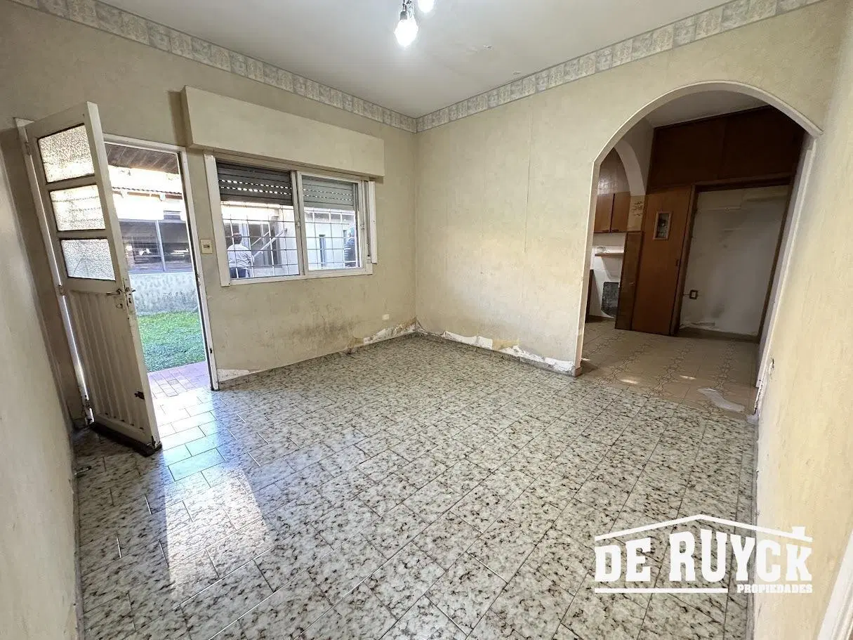 Casa a pasos de Factory Quilmes, Acha casi Agote 5