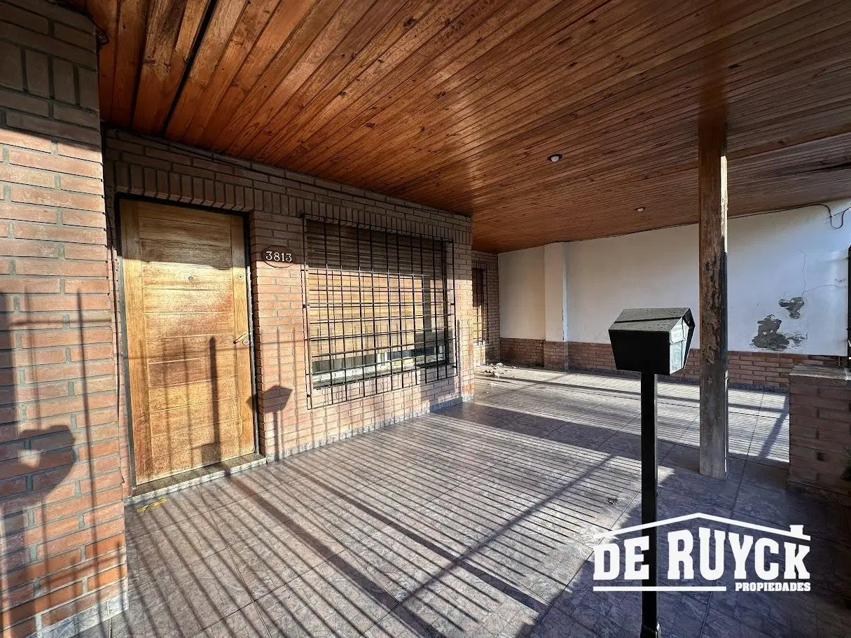 Casa a pasos de Factory Quilmes, Acha casi Agote 2
