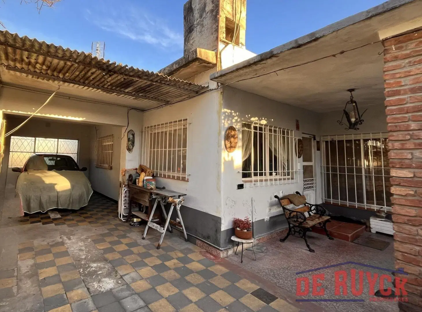 Casa sobre gran lote 8