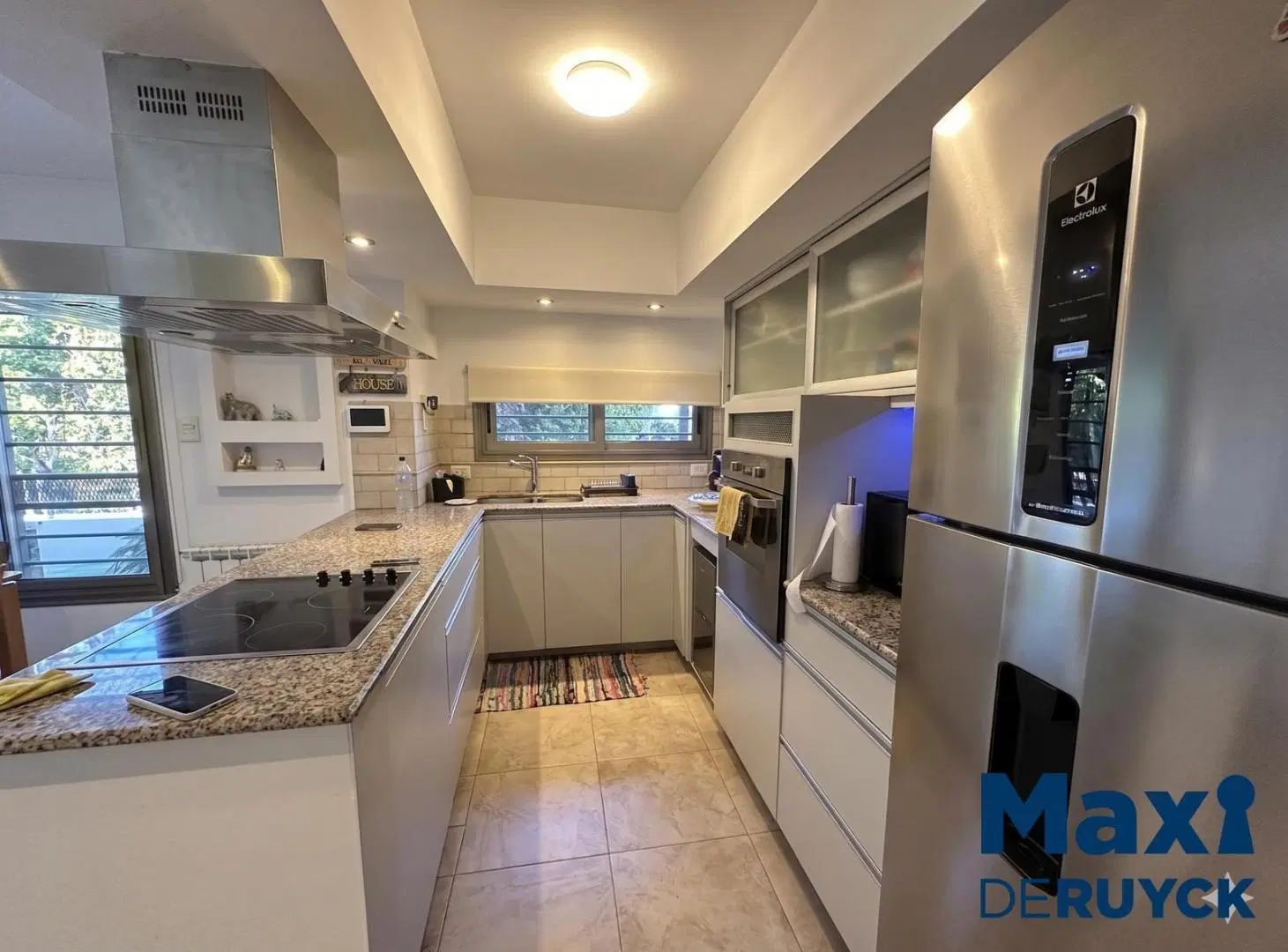 Casa 4 ambientes con pileta y hermoso quincho, impecable 5