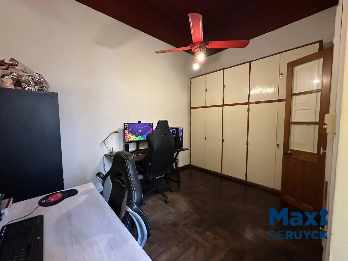 Casa con local, terreno con muy buena ubicación 5