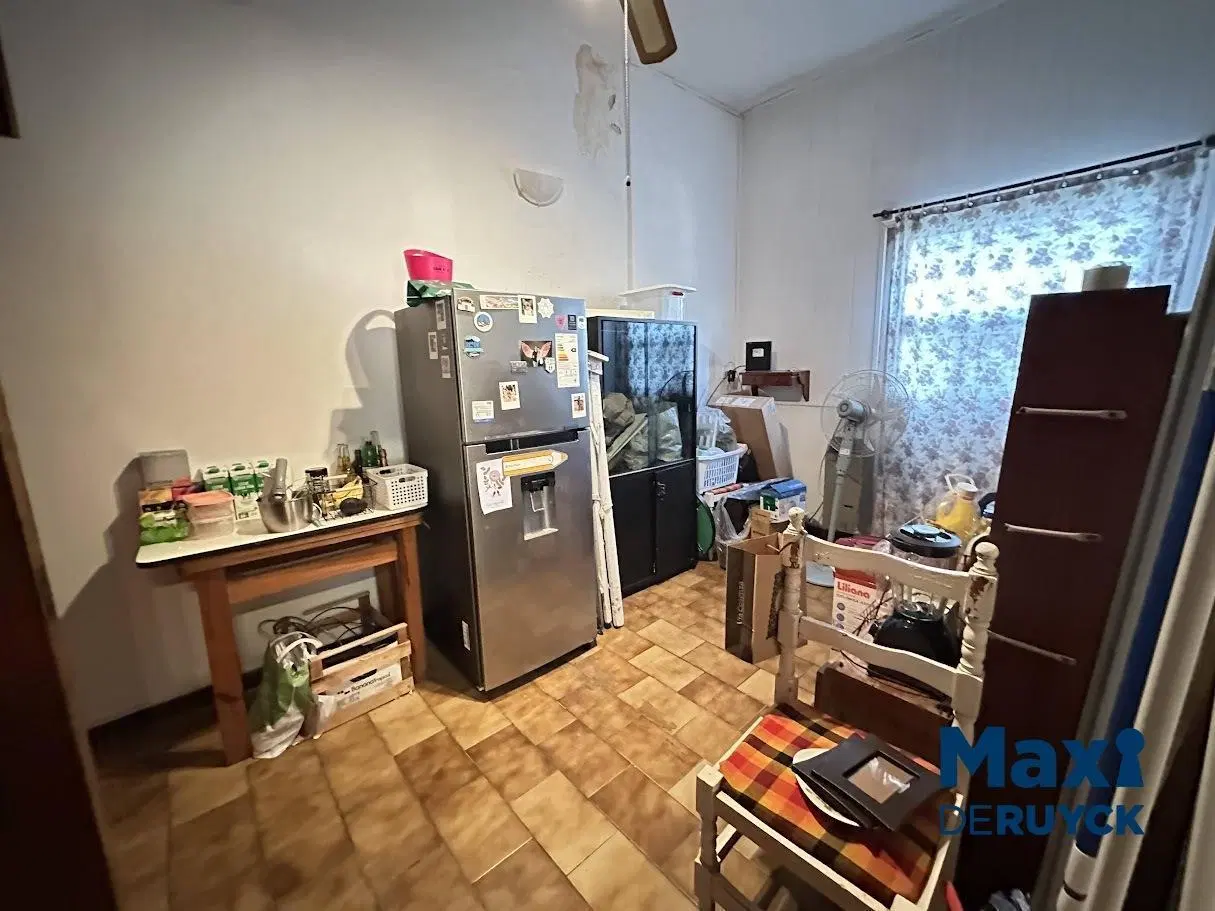 Casa con local, terreno con muy buena ubicación 8