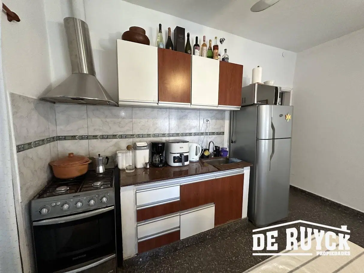 Casa ideal 2 familias o inversor, a pasos de Metrobus Calchaqui 8